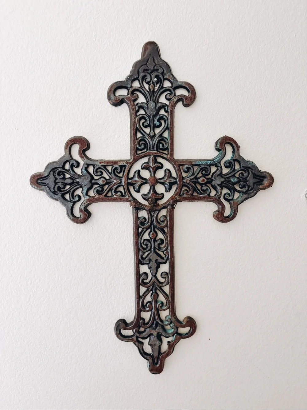 Design Toscano Fleur de Lis Cast Iron Cross
